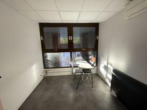 À LOUER – Local professionnel de 9 8 m2 dans un centre médical à Pantin (93500)