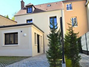 EXCLUSIVITÉ – MAISON 4 PIÈCES – JOUARS-PONTCHARTRAIN – AVEC DEUX PLACES DE PARKING EXTÉRIE