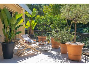 Quatre pièces  165 m2 entouré de nature Château du XIXème