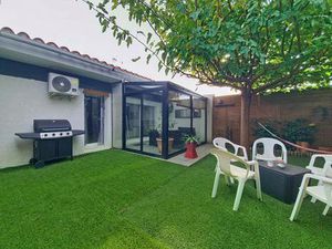 Maison de plain-pied et grand garage