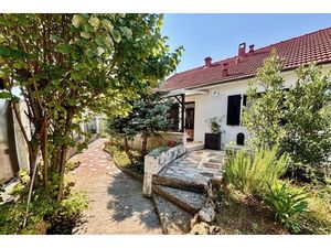 MAISON D'EXCEPTION D'ENVIRON 180 m² DE PLAIN PIED - 7P - CADRE VERDOYANT - PISCINE - PATIO