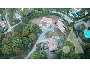 Terrain viabilisé à Draguignan col de l'ange de 980 m² LOT 12  pour une maison de 147m²