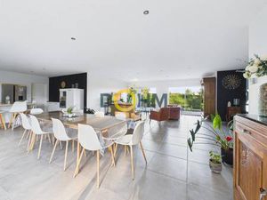 Mme. Justine Delolme