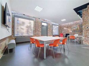 BUREAU DE STANDING AVEC JARDIN