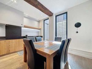 Maison  2 chambres  Cour. Quartier du Sablon