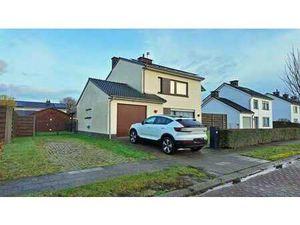 Rustig gelegen vrijstaande gezinswoning met ruime tuin in...