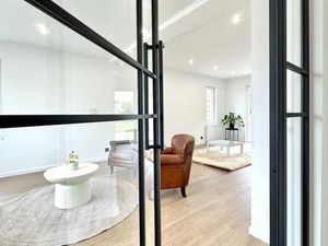 TIJDLOOS GERENOVEERDE HALFOPEN WONING OP 370 m²