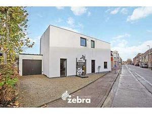 Instapklare gerenoveerde woning met tuin en dakterras te ...