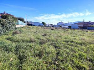 Vente terrain 500 m² à Carnoules (83660)  160 000 €