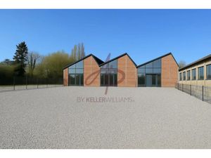 Vente locaux professionnels 4000 m² à Busigny (59137)  88 500 €