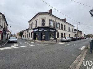 Vente locaux professionnels 130 m² à Combs-la-Ville (77380)  187 000 €