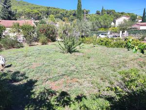 Vente terrain 689 m² à Puget-Ville (83390)  179 000 €