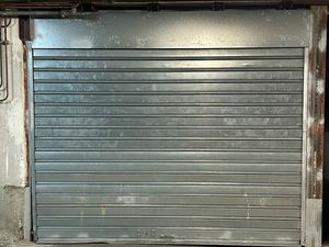 Location parking / box  12.20m²  Paris 06