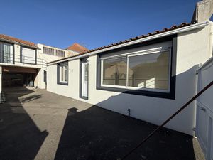 BEAUVOIR SUR MER (85230) MAISON CENTRE VILLE PROCHE COMMERCE