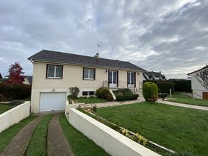 Maison bien entretenue  au coeur de Saint-Just  proche de tou