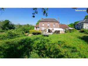Un environnement exceptionnel pour cette jolie propriété de style normand avec jolie vue  
