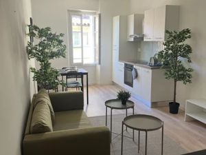 Location meublée appartement 2 pièces 36 m² à Toulon (83000)  750 €