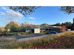 Bâtiment commercial avec possibilités d'extension à vendre