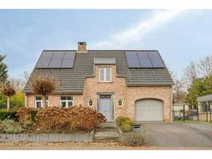 Villa 4-façades  4 chambres  garage  situation intéressante