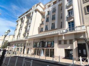 Cave proche place Liberté