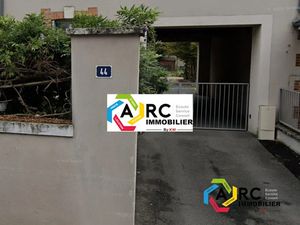 Location parking à Orleans (45000)  100 €