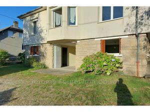 Location maison 3 pièces 94 m² à Montaignac-sur-Doustre (19300)  631 €