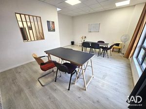 Location locaux professionnels 33 m² à Bailly-Romainvilliers (77700)  775 €