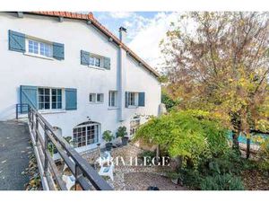 Maison de luxe à vendre à Collonges-au-Mont-d'Or : 1 370 000€ | 300m²