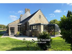 LONGÈRE EN PIERRE A PLUZUNET 7 CHAMBRES | Réf : 2025118