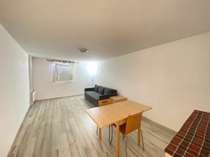 33800 BORDEAUX - APPARTEMENT 2 PIECES A LOUER AVEC UNE PLACE DE PARKING