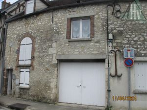 PROVINS - PLACE DE PARKING COUVERT