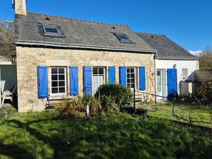 Charmante petite maison rénovée en 2023 de 63 m² sur terrain de 500 m2 (Morbihan). (3 min 