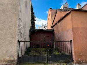 Grand box pour stationnement ou stockage - Champigny sur Marne côté Mairie