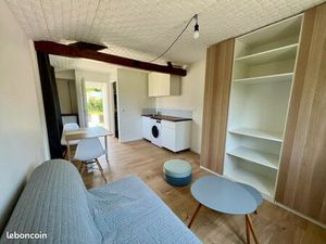 Studio avec extérieur en centre ville de Beynes