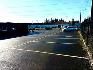 50 places de parking sécurisées 24/7