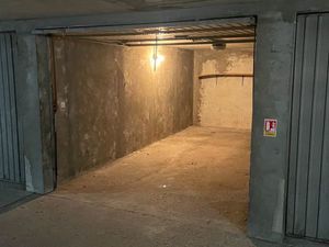Garage à louer Novel (face Square Fraternité)