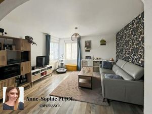 Maison 3 chambres – beaux volumes – double garage – extérieur privatif calme