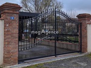 Villa dans quartier calme avec local assistante maternelle