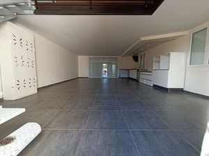 Local Artisanal 103m² sur 464m² de terrain  Pierrelatte 116 600HAI