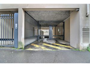 PLACE DE PARKING TAVERNY