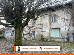 Trés belle maison en pierre à rénover avec grange et 1203 m2 de terrain