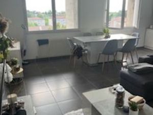 Particulier loue appartement T2 de 54m2