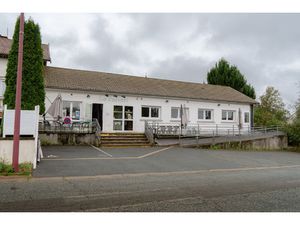 À VENDRE : Fonds de commerce Bar-Restaurant PULVERIERES 241 m2