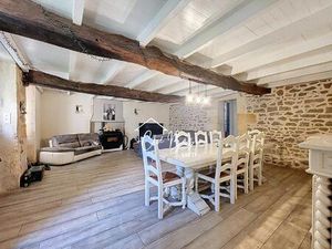 Maison familiale en pierre avec piscine à Saint-Mariens – 215 m²