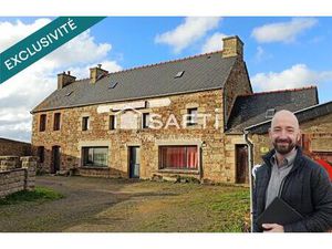 Grande maison de bourg en pierre