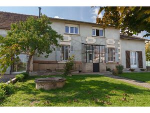 Maison - 160m² pleine de charme à Chezelle