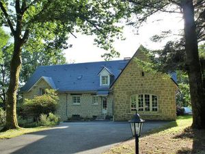 Grande maison en pierre de 270 m²