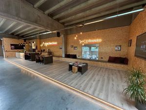 Commercieel te huur in Denderhoutem