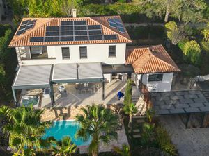 Vente Villa de luxe Montferrier-sur-Lez 6 Pièces 200 m² <meta name="description" content="