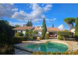 Maison De Plain-Pied Rénovée Avec Piscine